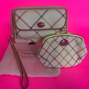 🌸Coach Wristlet Wallet & Matching Coin Purse